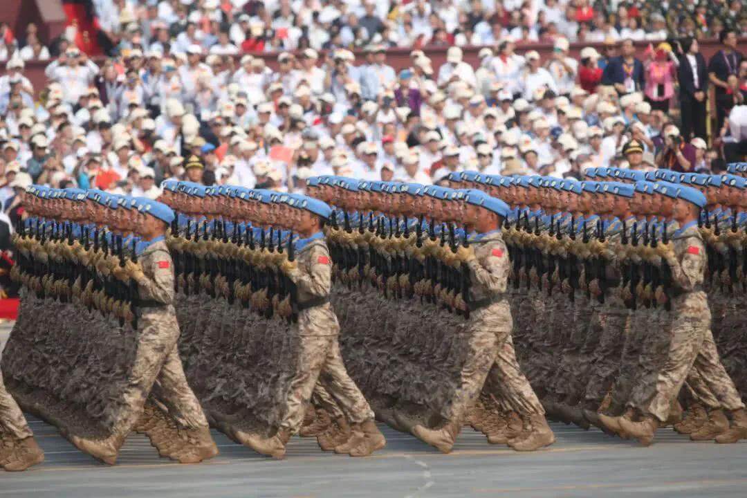 美国人平均身高177.5CM,征兵男性最低标准152 比中国标准低8CM