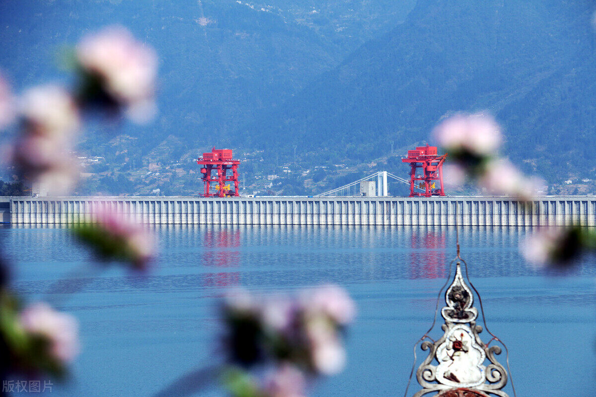 推荐国内的十大世界级美景,个个都是超乎寻常的美景,此生必去