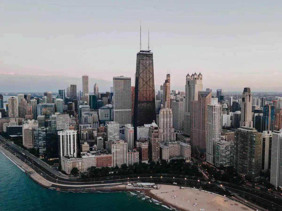 芝加哥排名第三，休斯顿不敌费城！全美十大经济强市排名