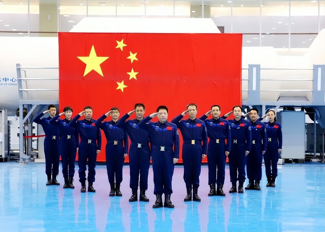 我国有三名女航天员!神舟14号指令长会是谁?会带女航天员吗?